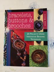 bracelets & buttons brooches 